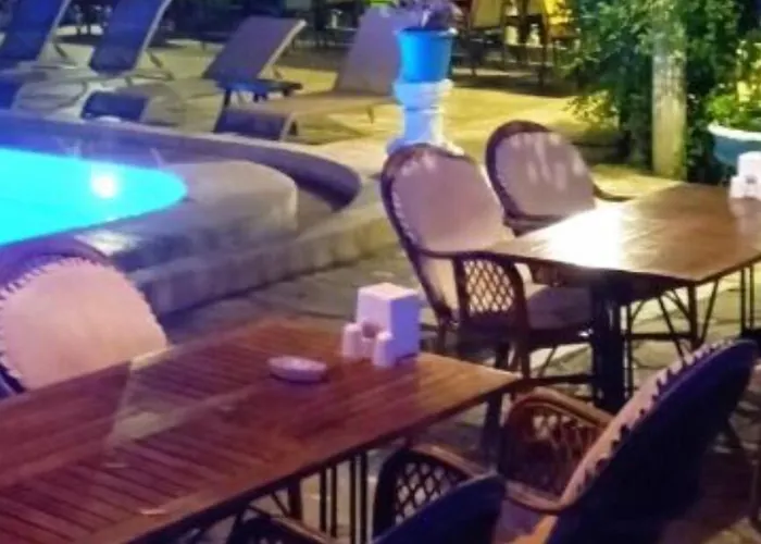 Manzara Hotell *